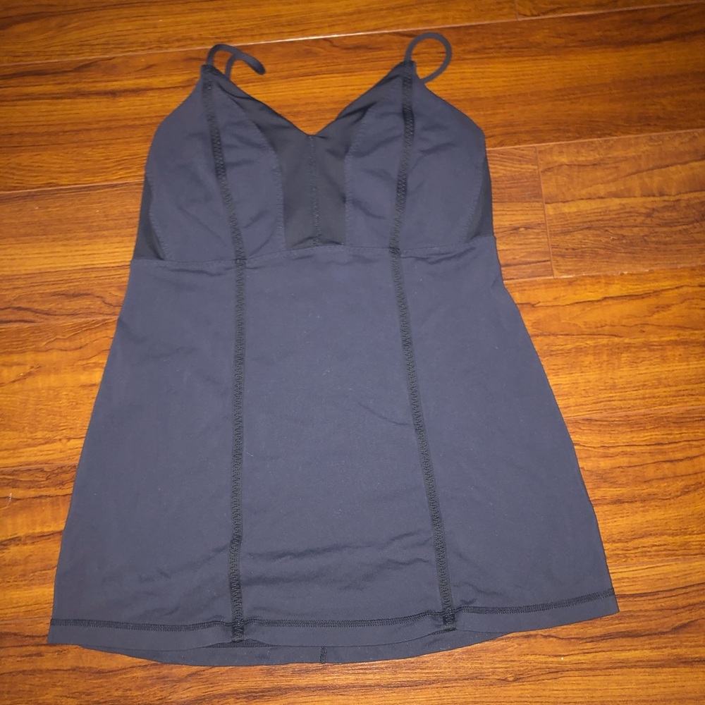 Lululemon workout shirt